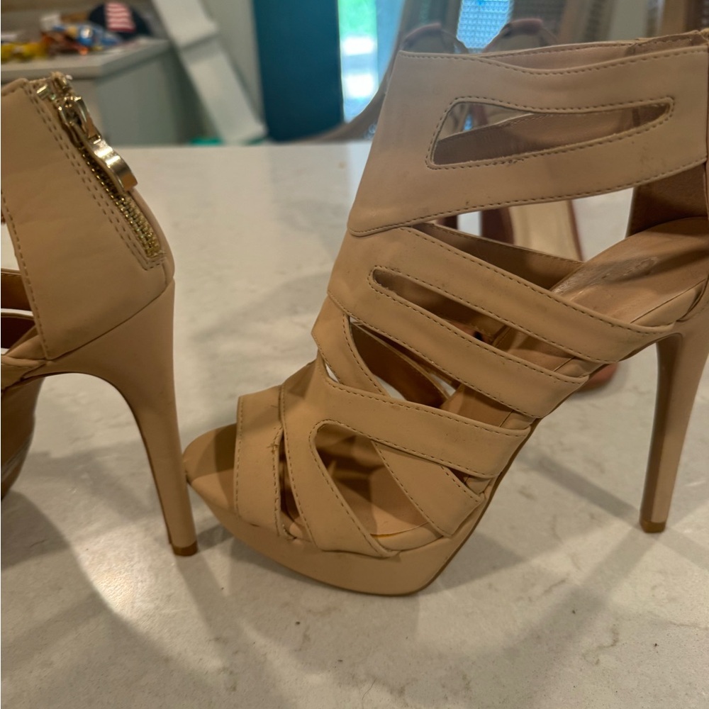Heels - Picture 8 of 10